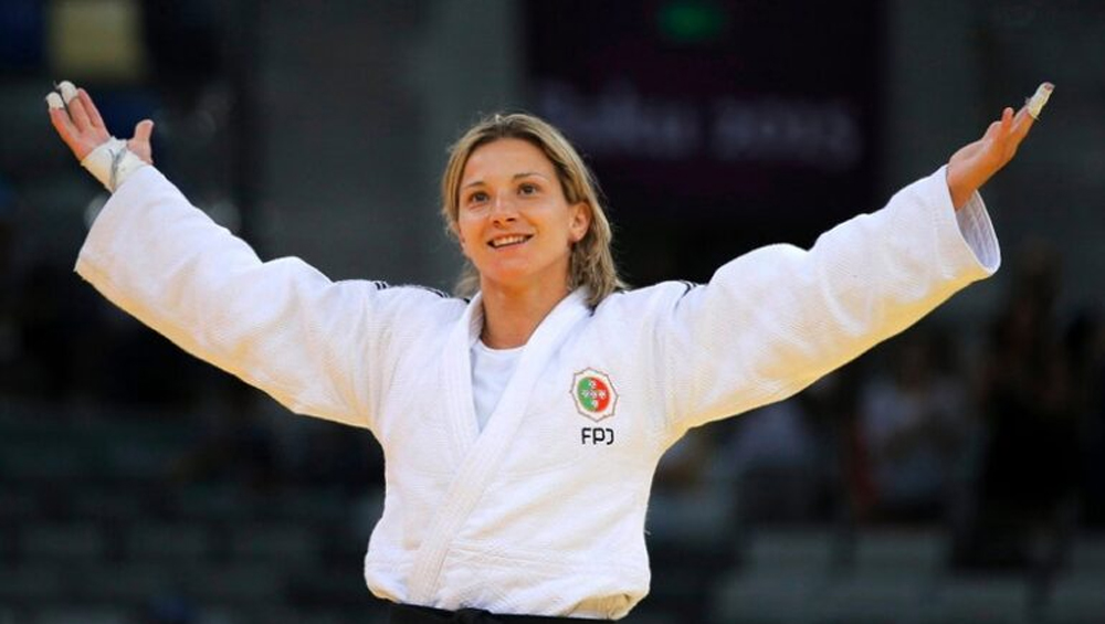 OURO PARA TELMA MONTEIRO