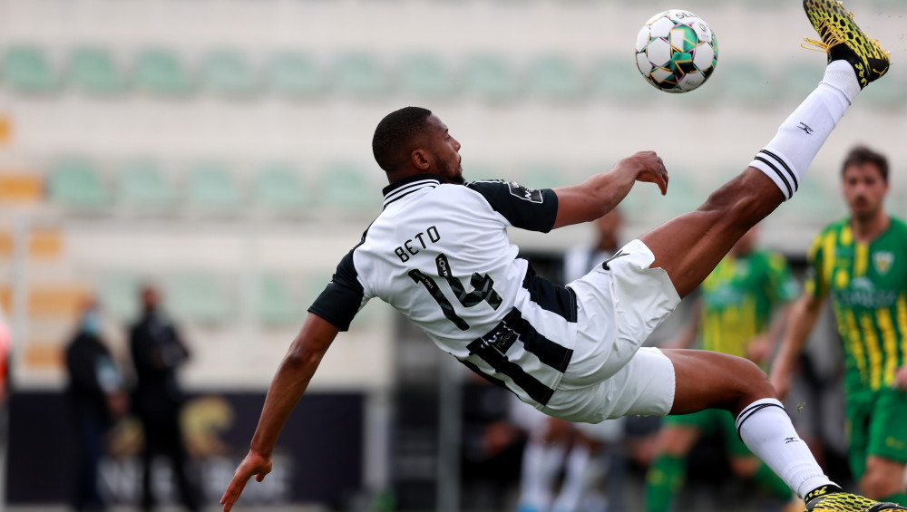 GOLO DO BETO ELEITO O MELHOR DA LIGA