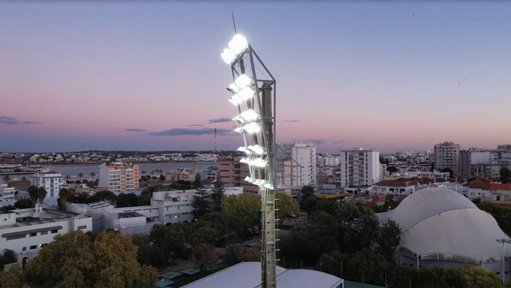 NOVA ILUMINAÇÃO LED NO PORTIMÃO ESTÁDIO