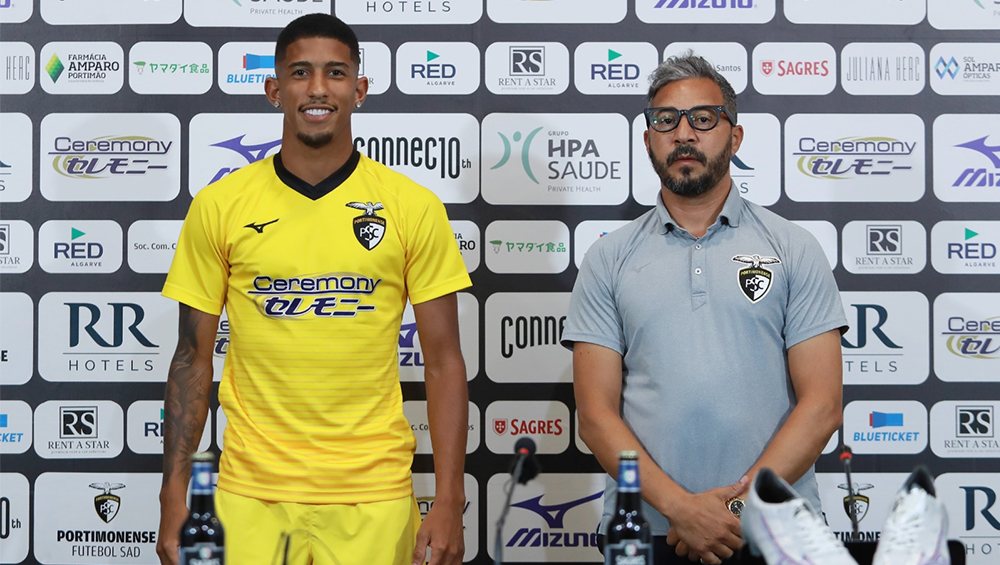 Formiga é reforço para a defesa do Portimonense