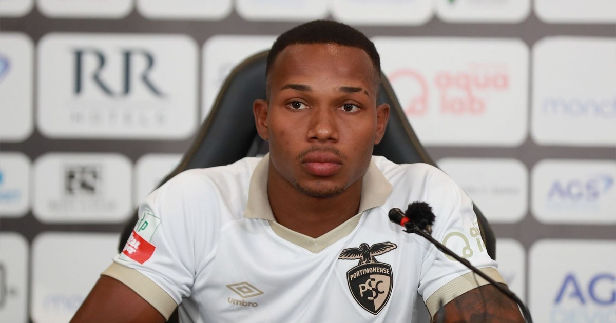 Edney Silva é reforço do Portimonense