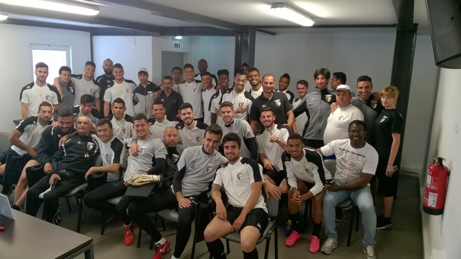 DIRECTOR GERAL REUNE COM ATLETAS TÉCNICOS E FUNCIONÁRIOS