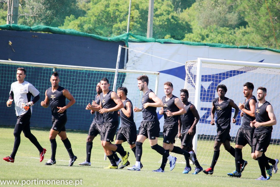 VÍTOR OLIVEIRA ORIENTA PRIMEIRO TREINO DA ÉPOCA