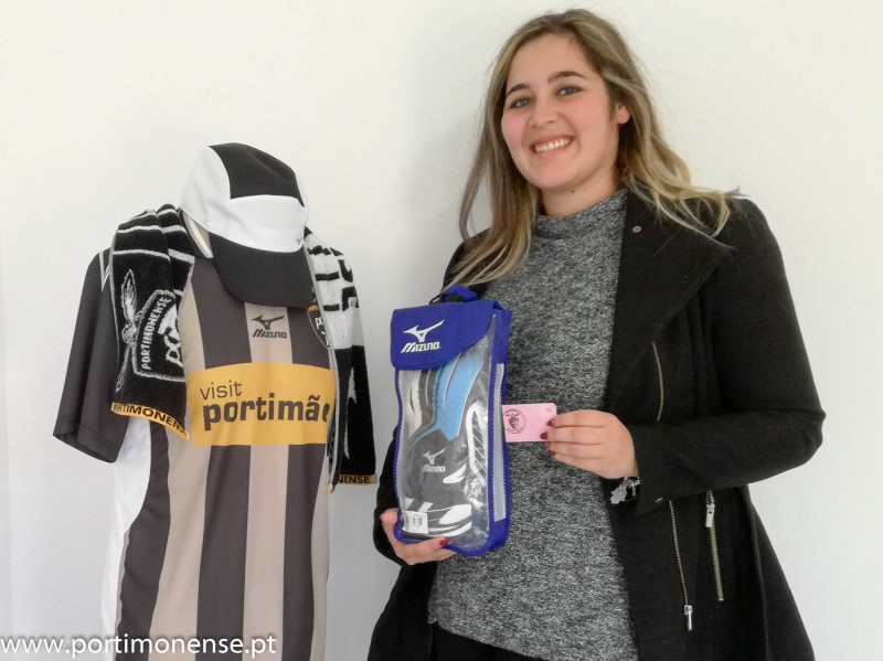 SAD DO PORTIMONENSE OFERECE LUVAS DE GUARDA REDES DA 