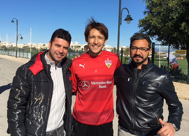 DIRECTOR GERAL DA SAD E DIRECTOR INTERNACIONAL ASSISTEM AO TREINO DO STUTTGART