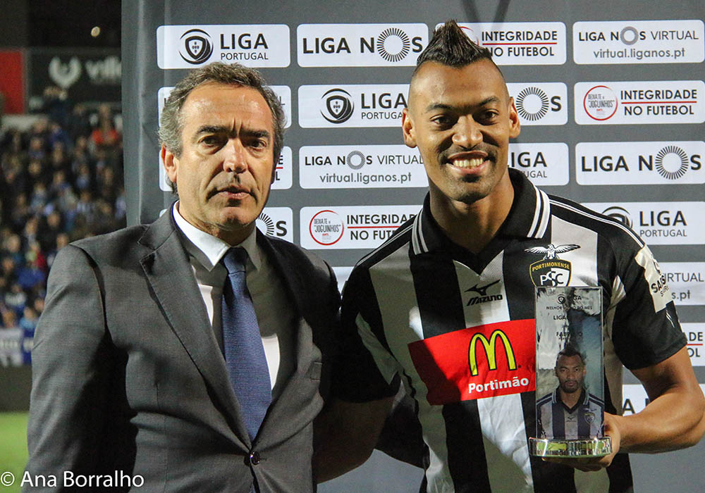 FABRÍCIO RECEBEU PRÉMIO DE MELHOR MÉDIO