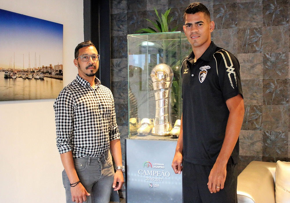 JADSON PROLONGA CONTRATO ATÉ 2020