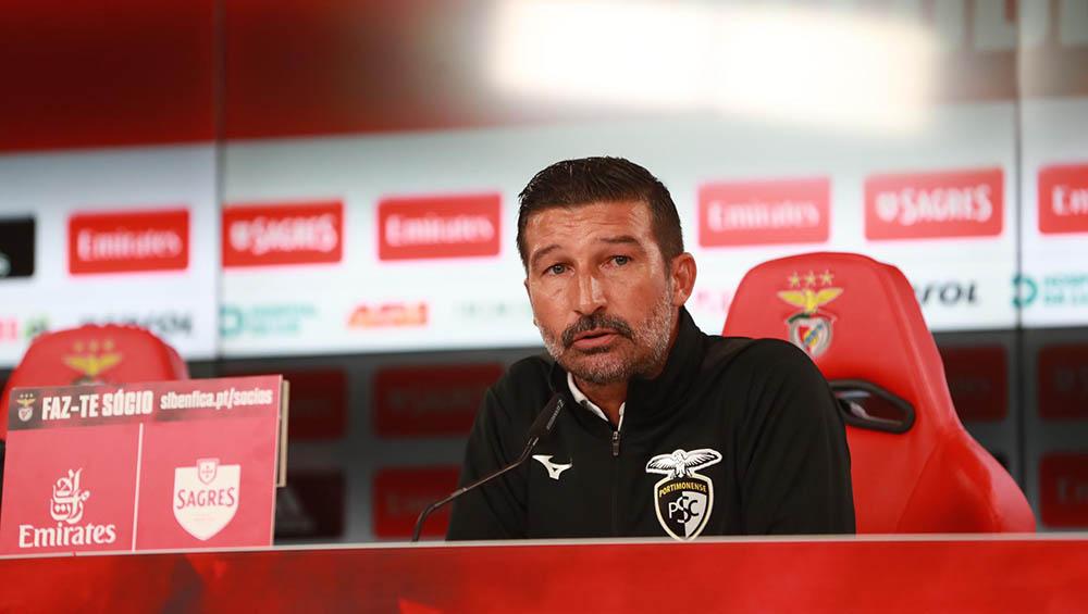 NO FUTEBOL QUANDO SE FALHA ESTAMOS SUJEITOS A PERDER O JOGO