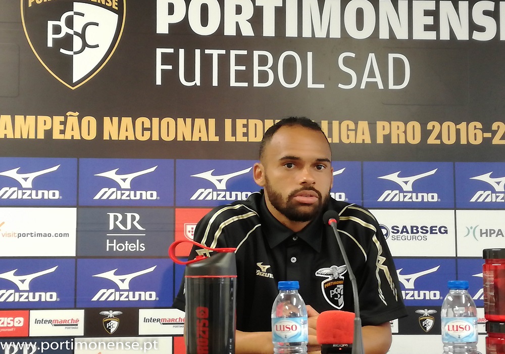 ESTOU PRONTO PARA AJUDAR DEPOIS DE FICAR FORA DE UM GRANDE JOGO